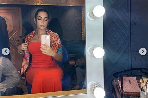 georgina rodriguez boob